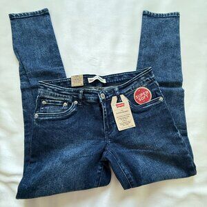 Juniors NWT Levi's 710 Super Skinny size 12 Regular